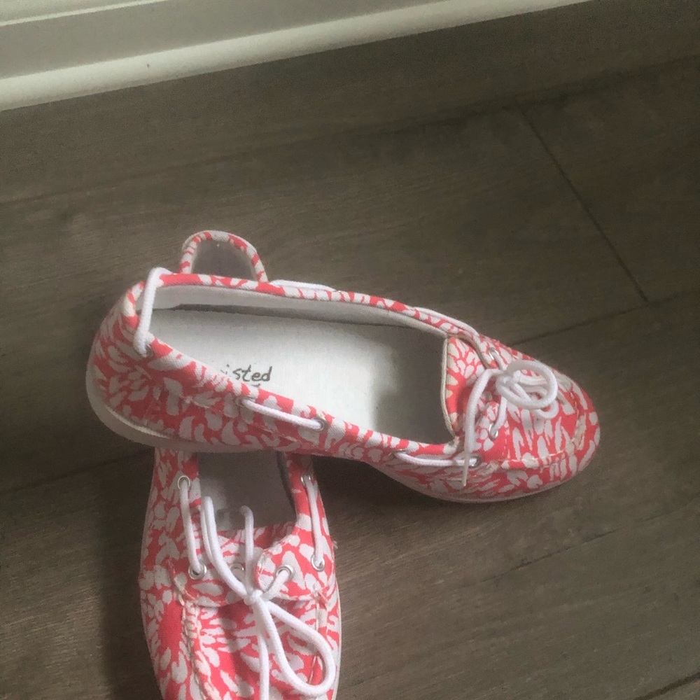 Shoes - Picture 3 of 4